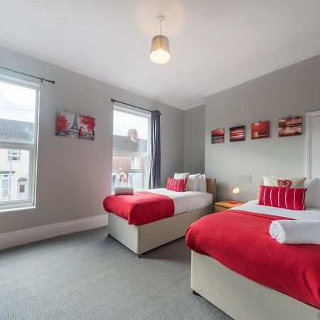 3 Bedroom Saks - 2 Living Area House In Newland Ave Hull Kingston upon Hull Esterno foto