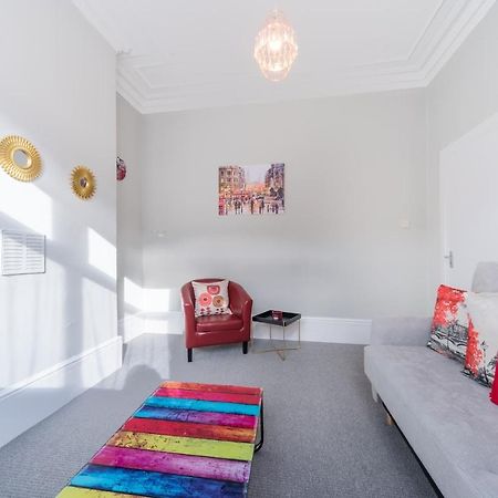 3 Bedroom Saks - 2 Living Area House In Newland Ave Hull Kingston upon Hull Esterno foto