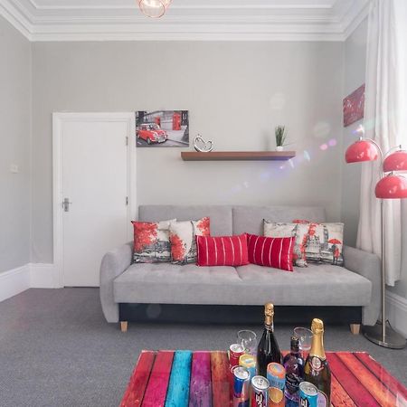 3 Bedroom Saks - 2 Living Area House In Newland Ave Hull Kingston upon Hull Esterno foto