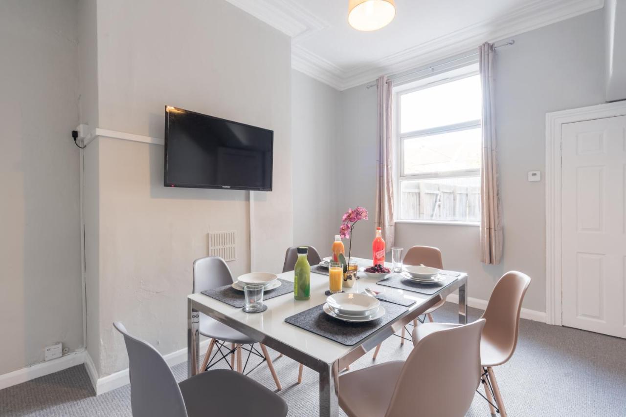 3 Bedroom Saks - 2 Living Area House In Newland Ave Hull Kingston upon Hull Esterno foto