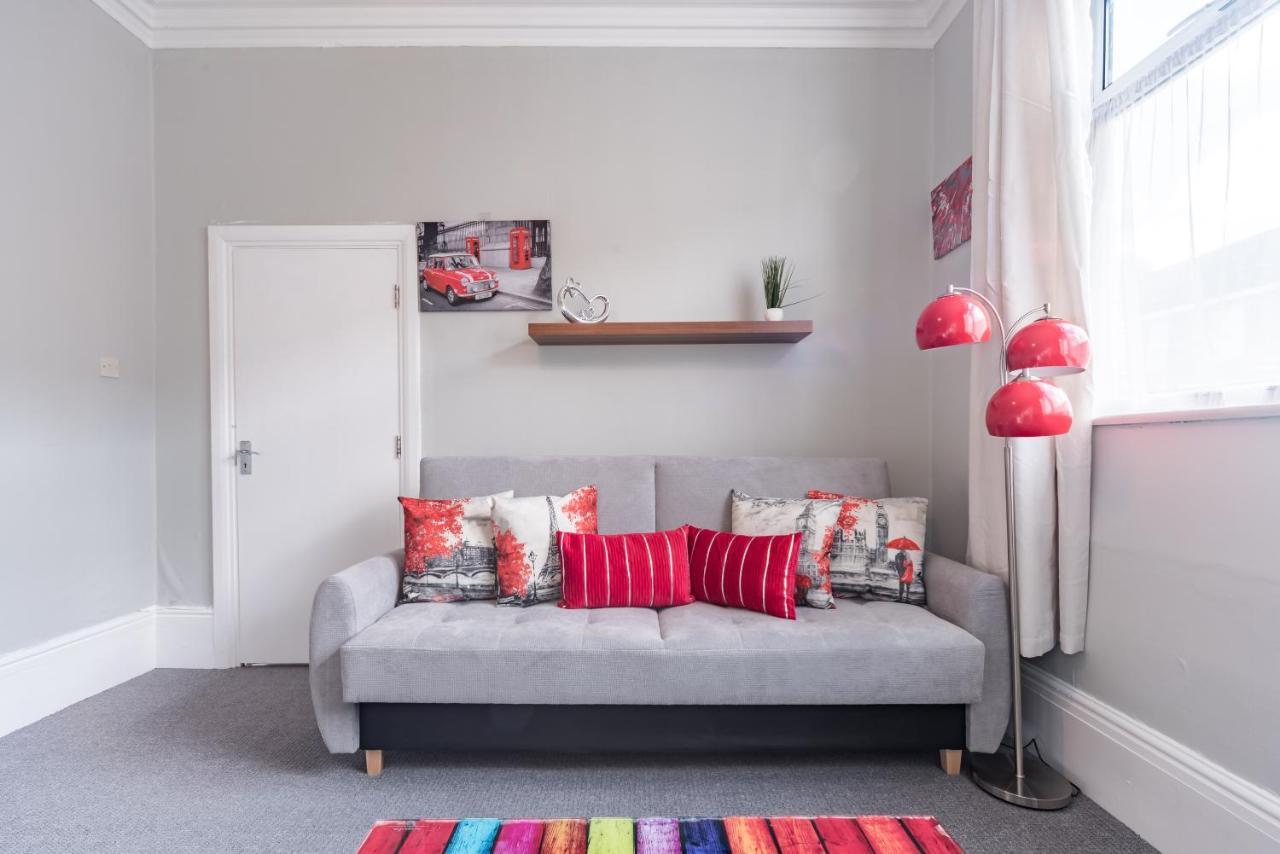 3 Bedroom Saks - 2 Living Area House In Newland Ave Hull Kingston upon Hull Esterno foto