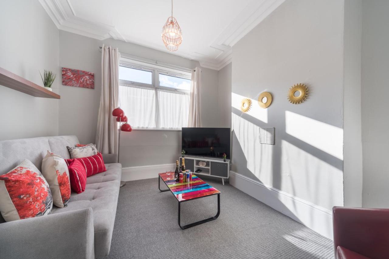 3 Bedroom Saks - 2 Living Area House In Newland Ave Hull Kingston upon Hull Esterno foto