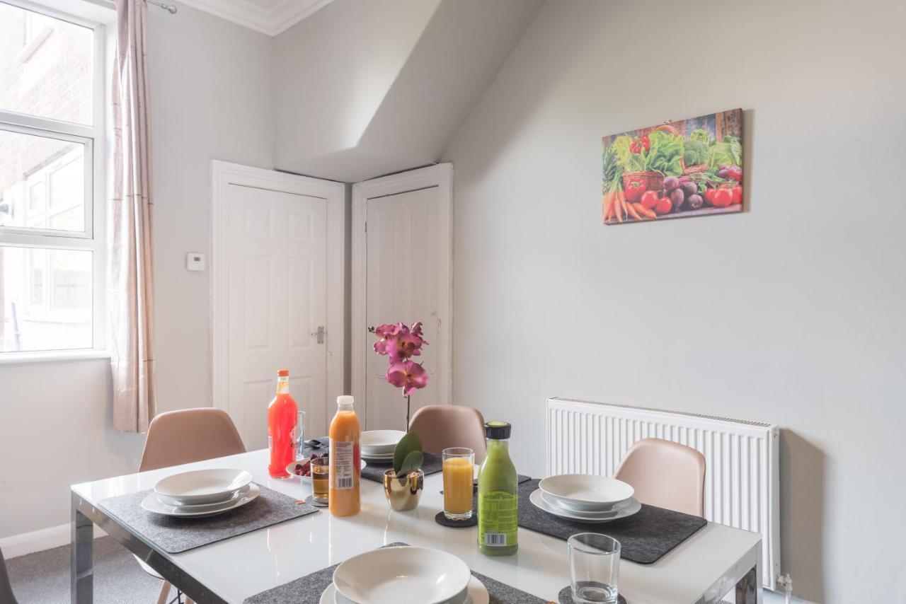 3 Bedroom Saks - 2 Living Area House In Newland Ave Hull Kingston upon Hull Esterno foto