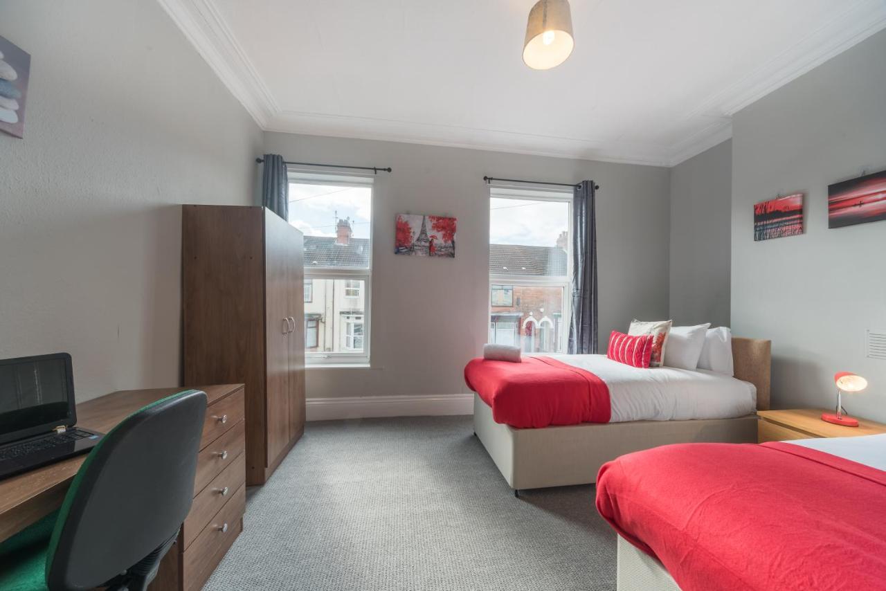 3 Bedroom Saks - 2 Living Area House In Newland Ave Hull Kingston upon Hull Esterno foto