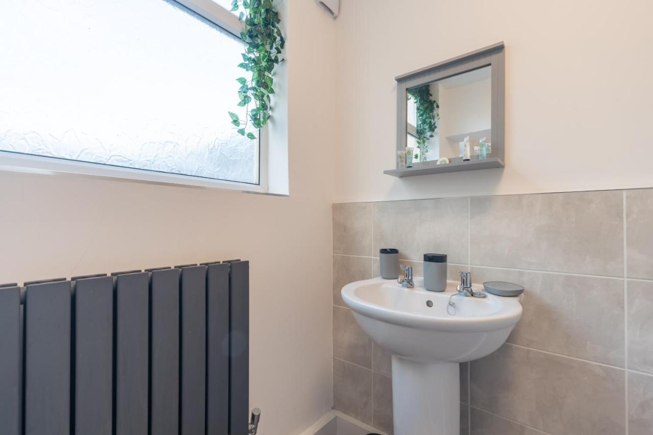 3 Bedroom Saks - 2 Living Area House In Newland Ave Hull Kingston upon Hull Esterno foto